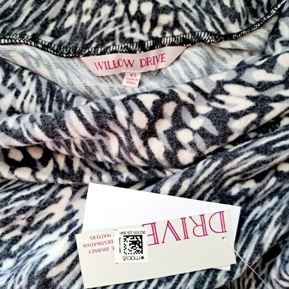 Willow Drive Cowl Neck Animal Print Fleece Top - Picture 2 of 7